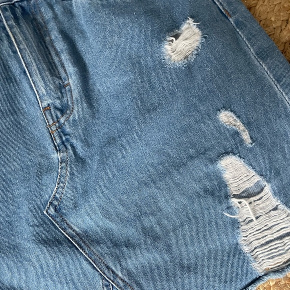 🌸 H&M Jeans skirts 🌸 - Picture 5 of 5